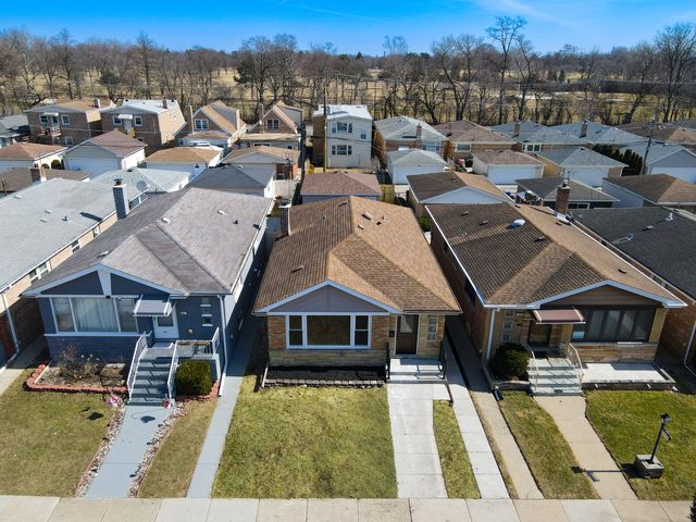 4527 N Newcastle Avenue, Harwood Heights, IL 60706