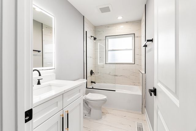 4527 N Newcastle Avenue, Harwood Heights, IL 60706