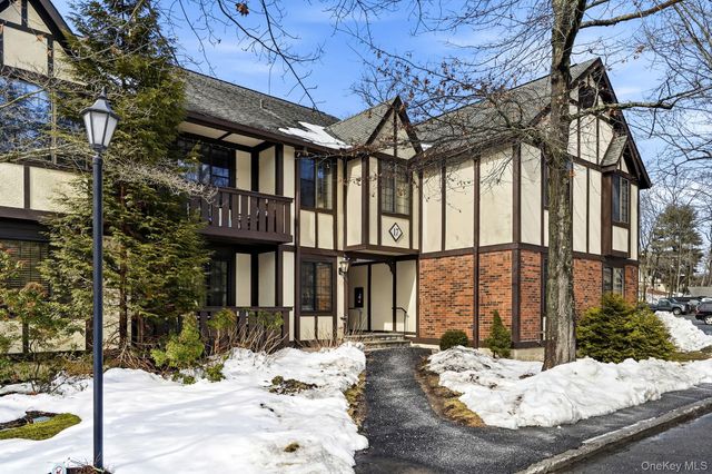 17 Foxwood Drive 5, Pleasantville, NY 10570