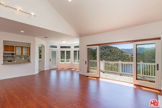 834 Ravensbury Street, Lake Sherwood, CA 91361