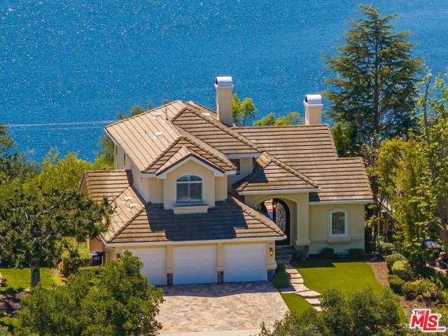 834 Ravensbury Street, Lake Sherwood, CA 91361