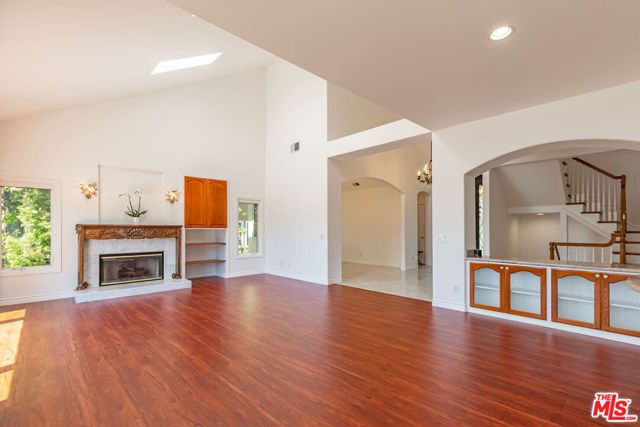 834 Ravensbury Street, Lake Sherwood, CA 91361