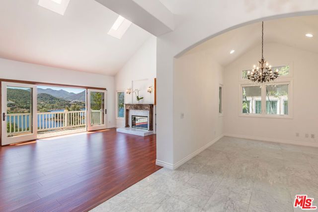 834 Ravensbury Street, Lake Sherwood, CA 91361