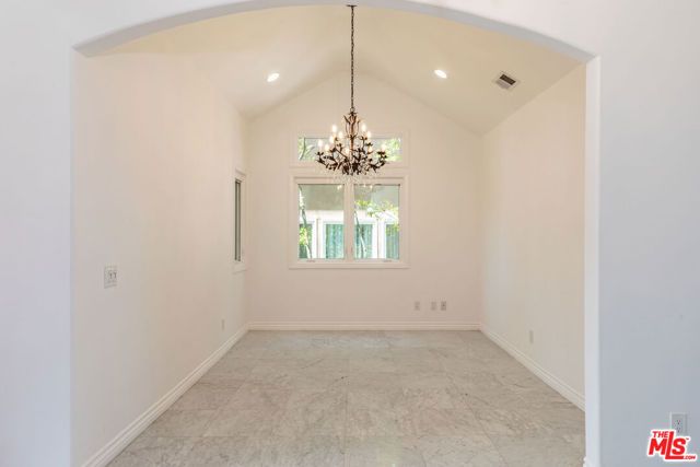 834 Ravensbury Street, Lake Sherwood, CA 91361