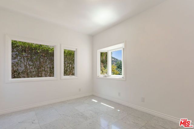 834 Ravensbury Street, Lake Sherwood, CA 91361