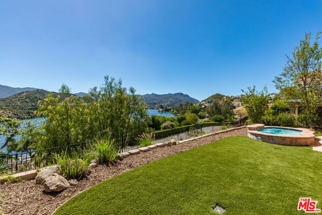 834 Ravensbury Street, Lake Sherwood, CA 91361