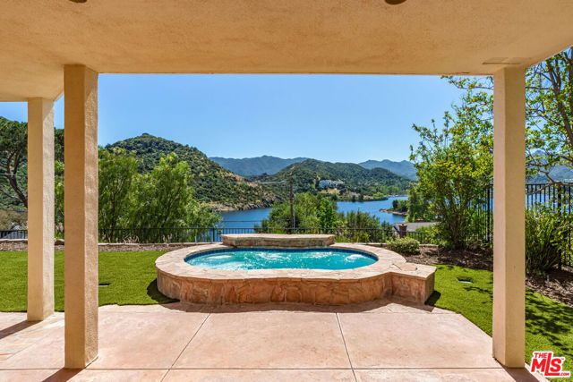 834 Ravensbury Street, Lake Sherwood, CA 91361