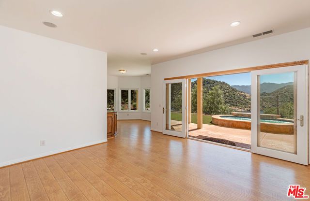 834 Ravensbury Street, Lake Sherwood, CA 91361