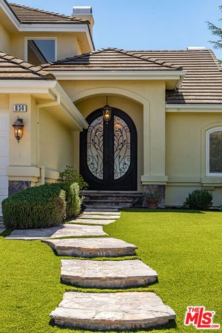 834 Ravensbury Street, Lake Sherwood, CA 91361