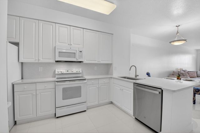 22703 Camino Del Mar 63, Boca Raton, FL 33433