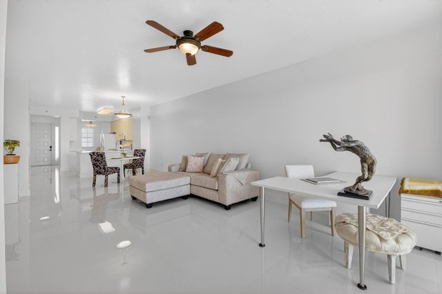 22703 Camino Del Mar 63, Boca Raton, FL 33433