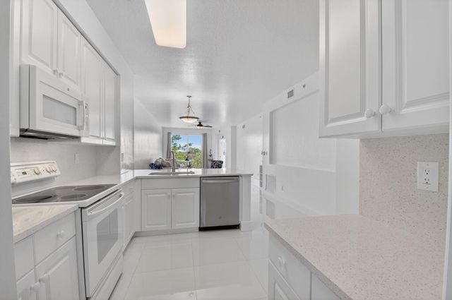 22703 Camino Del Mar 63, Boca Raton, FL 33433