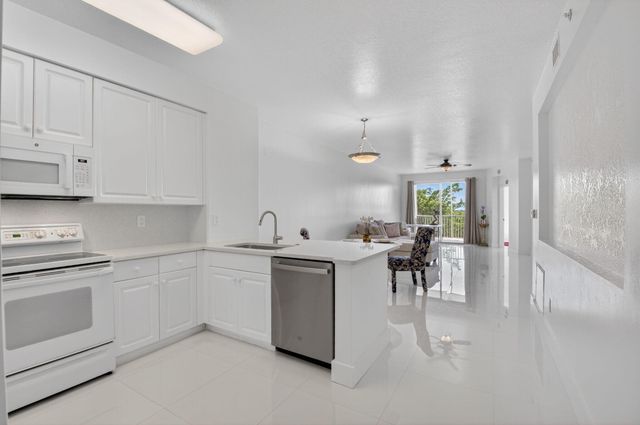22703 Camino Del Mar 63, Boca Raton, FL 33433