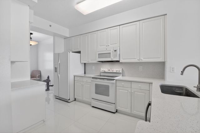 22703 Camino Del Mar 63, Boca Raton, FL 33433