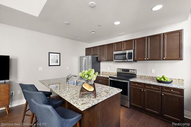 1 Park Avenue 1404, Detroit, MI 48226