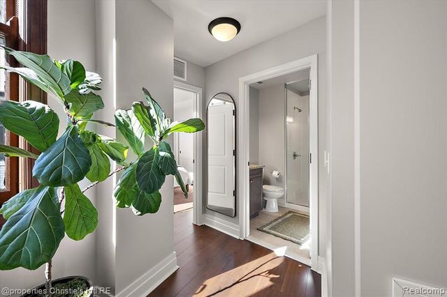 1 Park Avenue 1404, Detroit, MI 48226