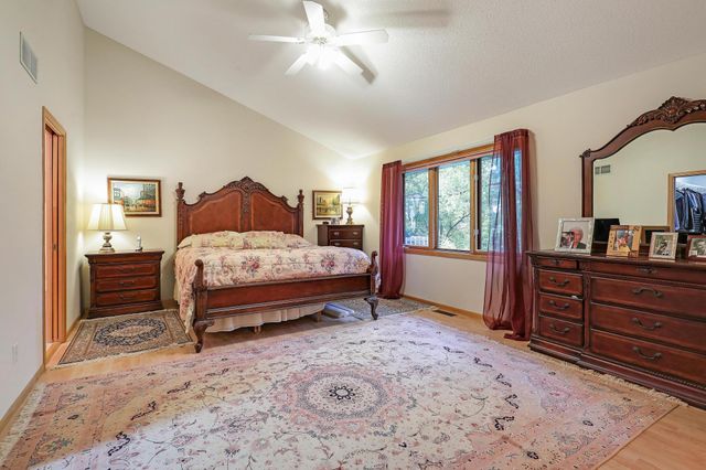 8207 Norman Creek Trail, Bloomington, MN 55437