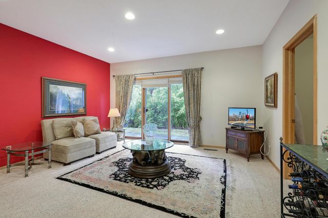 8207 Norman Creek Trail, Bloomington, MN 55437