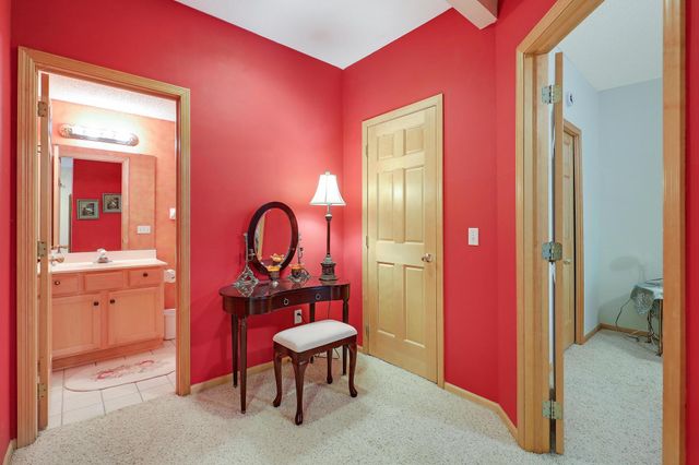 8207 Norman Creek Trail, Bloomington, MN 55437