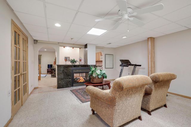 8207 Norman Creek Trail, Bloomington, MN 55437