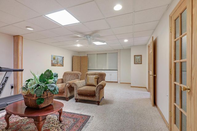 8207 Norman Creek Trail, Bloomington, MN 55437