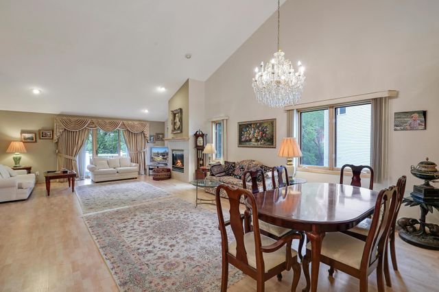 8207 Norman Creek Trail, Bloomington, MN 55437