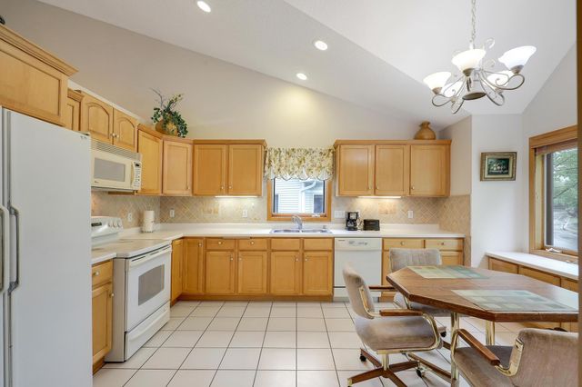 8207 Norman Creek Trail, Bloomington, MN 55437