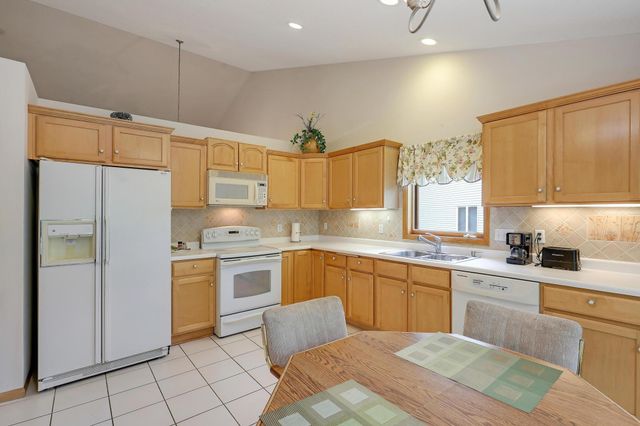8207 Norman Creek Trail, Bloomington, MN 55437