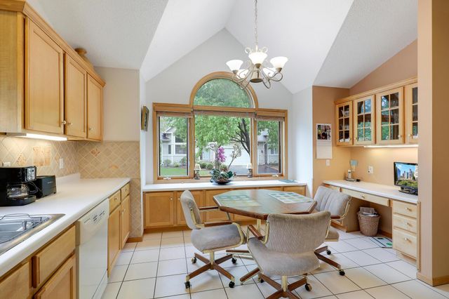 8207 Norman Creek Trail, Bloomington, MN 55437