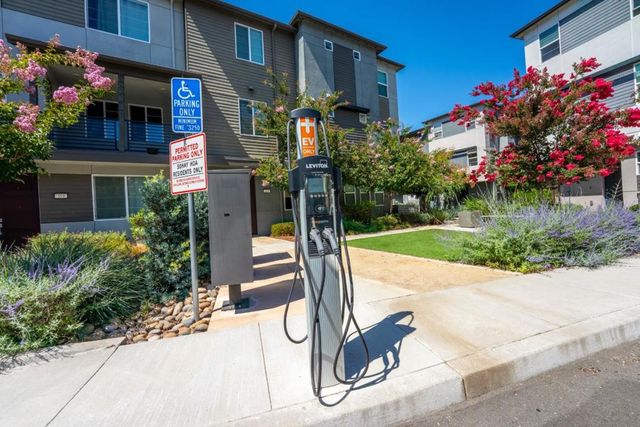345 Rhythm Lane, Hayward, CA 94544