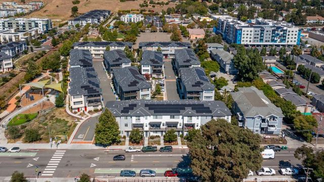 345 Rhythm Lane, Hayward, CA 94544