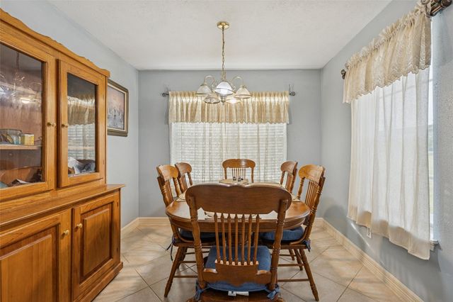 21 Pine Prairie School Road, Huntsville, TX 77320