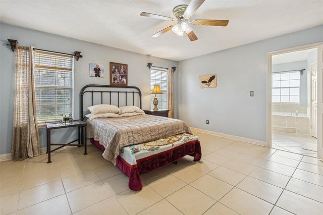 21 Pine Prairie School Road, Huntsville, TX 77320