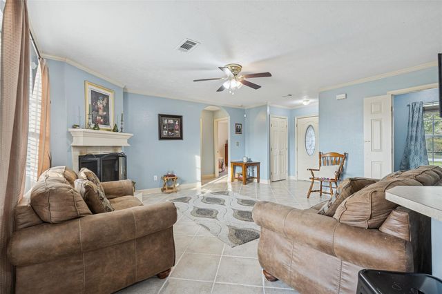 21 Pine Prairie School Road, Huntsville, TX 77320