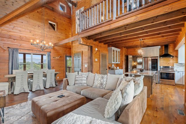 4427 Stackstone Rd, Sevierville, TN 37862