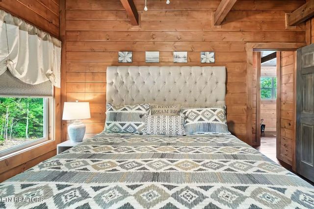 4427 Stackstone Rd, Sevierville, TN 37862