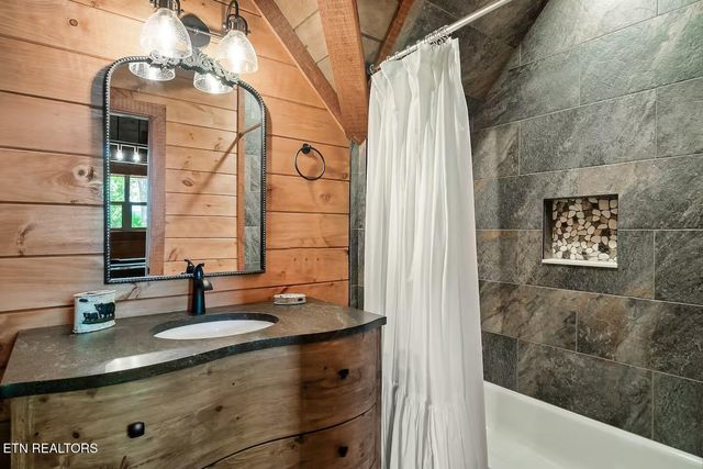 4427 Stackstone Rd, Sevierville, TN 37862