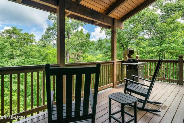 4427 Stackstone Rd, Sevierville, TN 37862