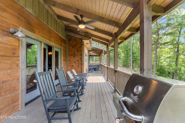 4427 Stackstone Rd, Sevierville, TN 37862