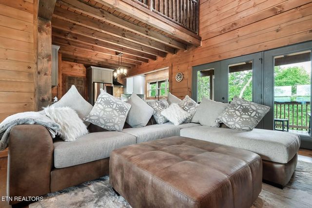 4427 Stackstone Rd, Sevierville, TN 37862
