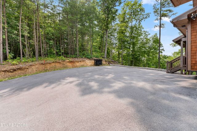 4427 Stackstone Rd, Sevierville, TN 37862
