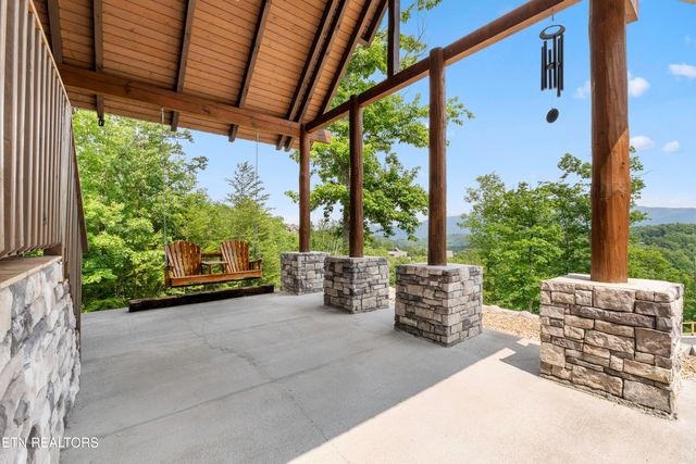 4427 Stackstone Rd, Sevierville, TN 37862