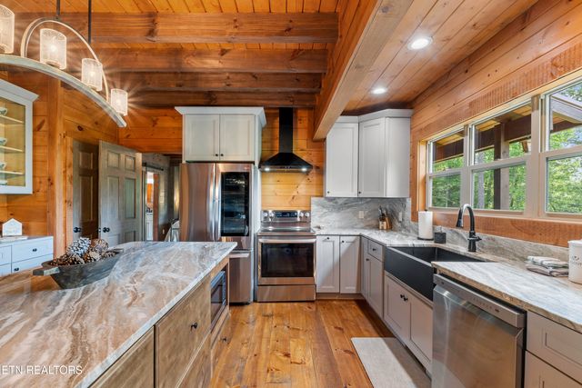 4427 Stackstone Rd, Sevierville, TN 37862