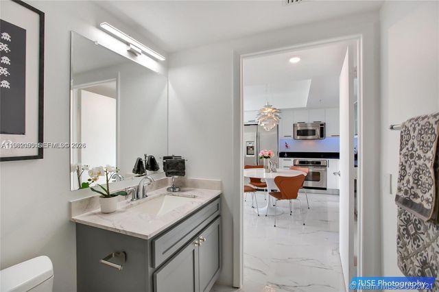 41 SE 5th St 2109, Miami, FL 33131