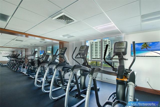 41 SE 5th St 2109, Miami, FL 33131