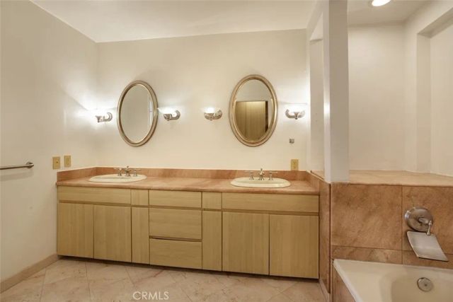 1880 Veteran Avenue, Los Angeles, CA 90025