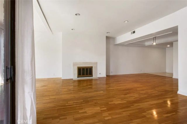 1880 Veteran Avenue, Los Angeles, CA 90025