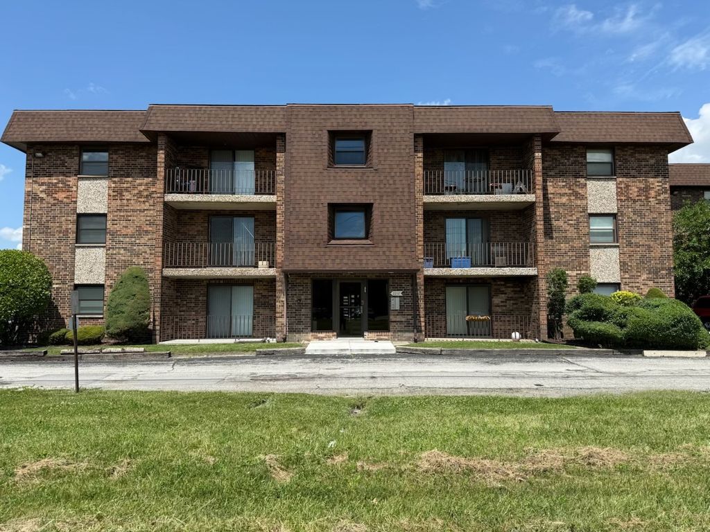 2237 175th Street 3A, Lansing, IL 60438