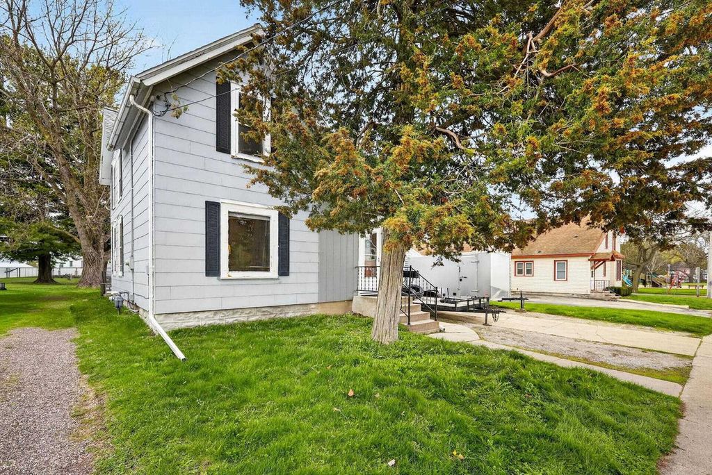 507 N Lincoln Avenue, Beaver Dam, WI 53916