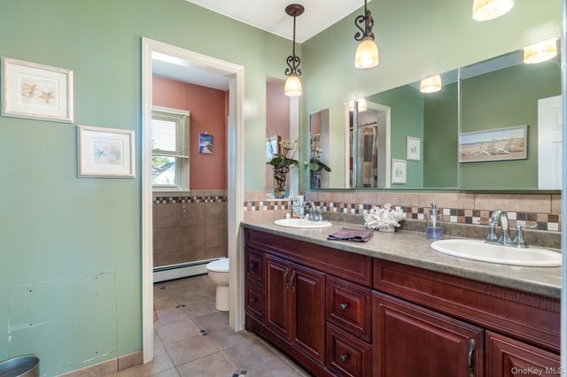 1647 Straight Path, Lindenhurst, NY 11757